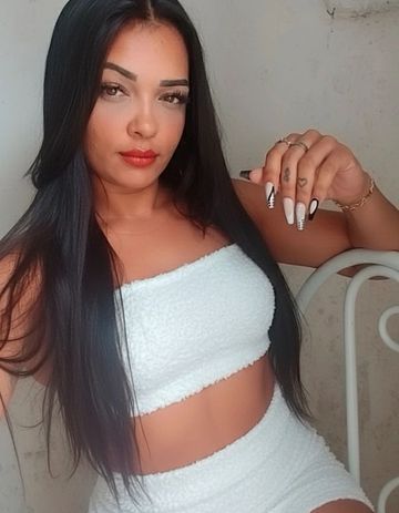 Oi meu amor estou disponível hoje a noite toda,  tenho meu próprio local não é cheio de meninas apenas eu lugar grande e limpo organizado e muito muito discreto fica bem na Avenida 
Moro sozinha e tambem vou a moteis em todo recife, realizo chamada de vídeo.
Se quiser tenho uma amiga loirinha pra gente fazer uma coisa bem massa, atendo casal e se tiver você e seu amigo, topo também. Aproveite...