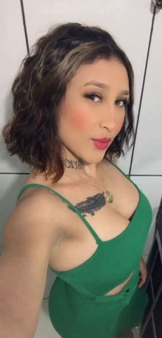 Olá amores mim chamo novinha sapeca atendimento meu e sem frescuragem estilo namoradinha. Chupo bem babadinho faço qualquer posição, faço video chamada, vendo conteúdos, e realizo massagens. Venham mim conhecer VCS vão adorar . Anal e oral faço sem camisinha 