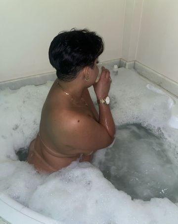 ADORO SEXO E NÃO SOU MECÂNICA ! Morena de cabelos curtos,sexy,bonita,sedutora,super educada e simpática ! TE DOU MUITO PRAZER 🔥