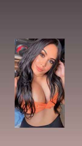 Morena luxo mulher sensual , cheirosa estudiosa , faço virtual e presencial me procurem tenho a pele  cheirosa seios grandes , uma ótima escolha estou esperando . 