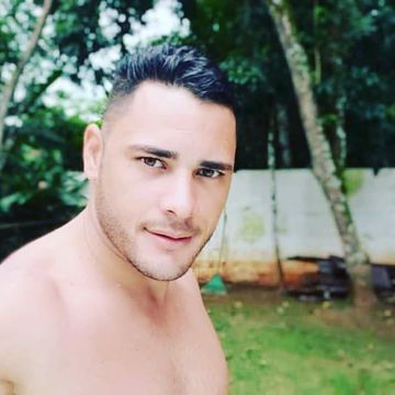 OBS: TRABALHO COM CHAMADAS DE VIDEO, VENDA DE CONTEUDOS PICANTES E PRESENCIALENTE SOZINHO NO MEU AP.
Um acompanhante realmente de luxo, educado, simpático, carinhoso e cheiroso. Com um local super confortável e discreto! Tenho 37 anos, 90kg, 21 cm (as vezes mais rs) grosso e muito duro e 1,82 de altura. Como um Garotão vaidoso, bem safado! Com certeza você terá momentos inesquecíveis. Gosto de ficar bem à vontade, tudo é feito com muita calma , sexo é algo que eu gosto, então nada de mecanismos. Iniciantes precisam de paciência e tratamento diferenciado. Aos mais experientes muita força e tesão garantido! A melhor companhia é aquela em que o sigilo prevalece e o sexo seja intenso do começo ao fim. E não se preocupe, garanto a você total sigilo.