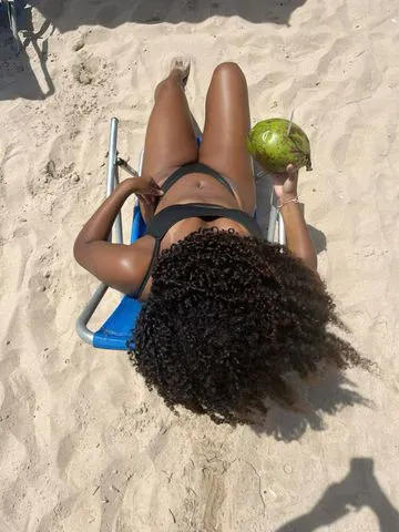 Olá sou mulata sem frescura e gulosa
faço oral natural e bem babadinho , garganta profunda
anal sem frescura, todas posições
bucetinha apertadinha e lisinha
deixo derrama leite no peito , em cima do bumbum e rosto, Faço 69 , Adoro ser chupada até gozar na sua boquinha 

tenho local próprio, discreto e tranquilo
fotos reais , prazer garantido!!