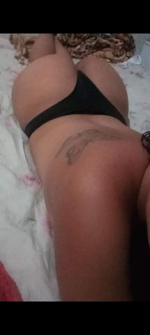 Oi, meu nome é Anny, tenho 27 anos e sou uma garota branquinha, baixinha, com um bumbum grande que vai te enlouquecer. Meu cabelo cacheado dá aquele charme especial, e minha paixão é proporcionar prazer. Sou especialista em um boquete babado, tudo bem gostoso, feito com carinho pra te satisfazer ao máximo. Se você busca uma experiência inesquecível, estou aqui pra te levar ao delírio.

Atendo em Contagem uma casa super discreta, para sua comodidade e prazer. Meu local principal é na região Contagem um ambiente discreto e confortável paracurtirmos juntos. Sou dedicada, atenciosa e sei exatamente como te deixar nas nuvens. Tudo é feito com segurança, higiene e muito tesão, pra que cada momento seja perfeito.

Quer uma companhia que sabe o que faz e ama te ver satisfeito? Então, vem comigo! Estou pronta pra te mostrar o que é prazer de verdade. Me chama, e vamos combinar algo bem quente. Anny, sua branquinha dos cachos, tá esperando por você!