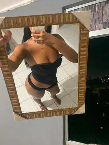 Olá, me chamo Thayane Menezes. Trabalho com massagens com finalização, tenho 19 anos meu atendimento é bem relaxante e sem pressa, aguardo sua mensagem 🤍☺️