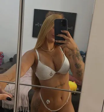 Novinha safadinha de 23 anos sou nova aqui no site venha me conhecer 