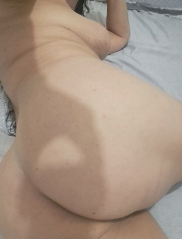 Olá amores. Sou alta, branca, cabelos ondulados e escuros, gordinha, fogosa, completa, discreta e honesta. Atendo homens, casais.