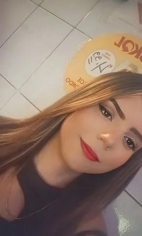 Sou uma trans novinha e magrinha, estou aqui para realizar todos seus desejos.