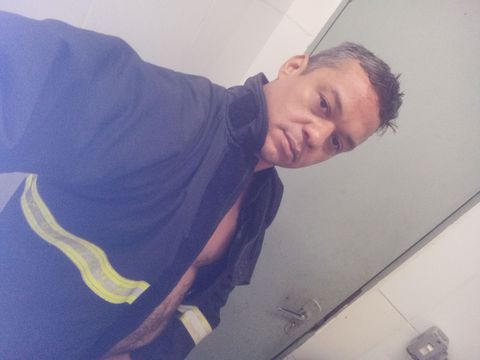 Safado fogoso em busca de dar muito prazer para quem está comigo vem provar