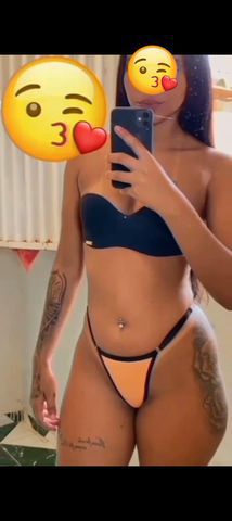 Toda magrinha aguenta vara eu adoro rebolar em cima de pau.ate cliente gozar bem gostoso 