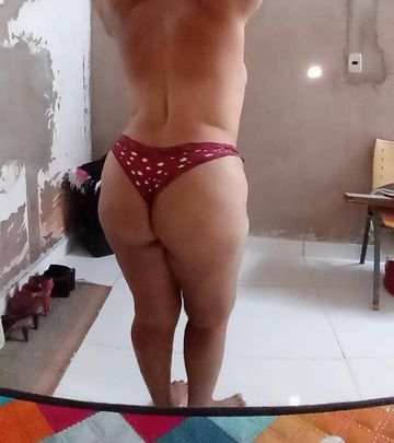 olá sou a lena tenho local para todos os dias , em uma belíssima pousada sou morena cabelos loiros tingidos seios e bumbum grandes .massagens com acessórios mais informações no zap 