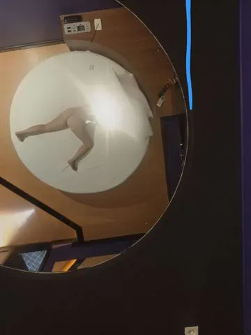 Sou a jessica kauany ,loira encantadora e de presença marcante com corpo bonito um bumbum redondinho .
Estou sempre cheia de tesao para saciar voce.
Tenho um corpo lisinho
E bem cuidado, com curvas qe atraem todos olhares onde eu passo.
Simpática,carinhosa e educada,
Gosto de momento leves e intenso e inesquecível,
Onde começa com beijo na boca
E termina no prazer mais gostoso e safado ..
 Uma exigência é com preservativo 
Faço anal bem gostoso 😋 😋 