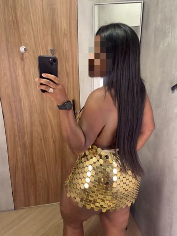 Carioca, mulata de tirar o fôlego, com curvas que você não vai esquecer…
Bunda grande, seios fartos, pele macia e um sorriso que hipnotiza.
Sou 100% natural — zero silicone, 100% prazer.
Tenho o toque quente das mulheres do Rio e a malícia certa pra te deixar nas nuvens.

Gosto de provocar com classe, envolver com charme e entregar momentos que vão te fazer querer voltar. Seja uma rapidinha cheia de tesão ou um atendimento mais demorado e envolvente, comigo é prazer garantido.

Discreta, carinhosa, atenciosa e muito safada na medida certa.
Atendo homens educados que sabem valorizar uma mulher de verdade.
Ambiente limpo, confortável e com total sigilo.
Se preferir, também posso ir até você.

Se você está procurando uma experiência quente, intensa e inesquecível… acabou de achar.
Mande mensagem e marque seu horário. Estou pronta pra te deixar viciado.