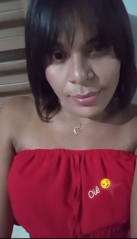 Olá me Chamo Alexia Victoria tenho 29 aninhos uma Morena apta a viver novas experiências, e a oferecer Também Venham se deliciar com  essa Gata aqui que está Disposta a lhe oferecer Muito Prazer Com um Belo dote de 21 cm ..e Muito mais rs