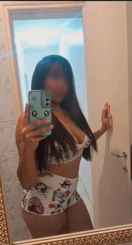Morena, magra, seios grandes, tatuada, faz anal, fetiches, tudo completo e sem frescuras...

**** A depender da região, cobro valor de deslocamento,  valores de fetiches, anal e etc, a parte. 
ATENDO MOTEL OU DOMICILIO
