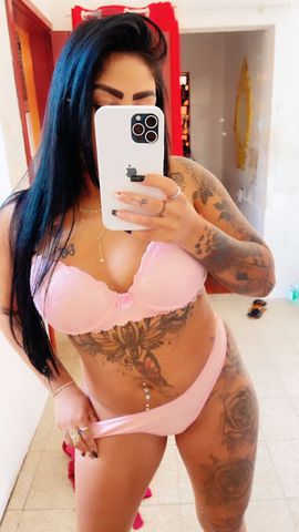 Baixinha, com curvas de tirar o fôlego, cheia de atitude e sensualidade natural. Pele quente, corpo tatuado, cabelão preto até a cintura e um olhar que hipnotiza. Sou o tipo de mulher que não passa despercebida. Intensa, provocante e viciante. Beijos de verdade, daqueles que fazem esquecer o mundo. Pegada firme e olhar profundo, do jeito que você sempre quis. Preliminares sem pressa, entrega sem limites. Experiência completa: carinho, fogo, ousadia e conexão.
Ambiente limpo, cheiroso e reservado. Beijos de verdade, daqueles que fazem esquecer o mundo.No frio gaúcho, sou o calor que o teu corpo precisa. Uma saida comigo vai deixar tua mente em ebulição por dias.