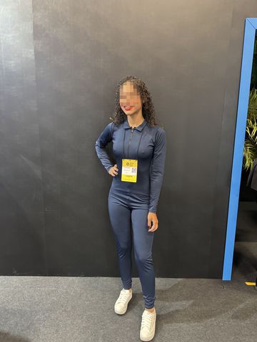 Oi, sou a Juju. Acabei de completar 20 aninhos e sou iniciante nesse mundo do entretenimento adulto. Tenho 1,59m e 50kg e faço estilo de falsa magra, meu corpo é todo natural, toda durinha e dizem que tenho um gosto doce lá.

Faço estilo namoradinha e puta na cama. Chupo, sento, rebolo, desço bem gostoso até eu gozar. Fico de 4 e você vai ver a visão do paraíso, você vai dar tapas na minha bunda, puxar meu cabelo e me enforcar. Gosto de sentir seu pau pulsando dentro da minha buceta até soltar jatos de porra dentro da minha buceta ou boca.

Sou a mulher que você nunca vai esquecer porque faço o que gosto e o que sei fazer de melhor, vou ser sua TOP 1 na sua lista.

Realizo fetiches, atendo homens, mulheres e casais. Também atendo com meu namorado para quem tem vontade de sair com casal e fazer dupla penetração.

Estamos querendo gravar conteúdo caseiro com quem tem vontade!

Atendo nos móteis da região de Guarulhos e aceito cartões, dinheiro e pix.

Valores:

R$150 meia hora

R$250 uma hora

R$350 duas horas

O atendimento junto com meu namorado não tem custo adcional.