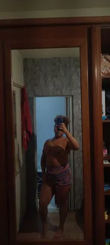 🔥 Difícil de esquecer, impossível de ignorar.

Um olhar que provoca, um sorriso que desconcerta e uma presença que deixa vontade de conhecer mais. ✨

Se você gosta de mistério, charme e muita atitude, talvez tenha acabado de encontrar exatamente o que procurava.

💋 Chegue mais perto… se tiver coragem.
