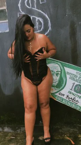 Olá! Sou a Índia, uma acompanhante estilo namoradinha, romântica e super carinhosa. 

Valorizo momentos de carinho e respeito, e aqui não tem espaço para bater ou apanhar. 

Não tenho pressa nos atendimentos nem horários rígidos; sou uma pessoa super de boa. 

Tenho algumas restrições, e se você aceitar, espero que não insista em algo já acordado. 

Gosto de conversar, ligar por voz e até mesmo por vídeo para nos conhecermos melhor e criar uma conexão antes de nos encontrarmos. 

Meu interesse é logo, logo excluir meu anúncio no site, pois estou selecionando pessoas para manter relações especiais. 

Não tenho local, faço atendimento em residências e motéis, com valor de 100 reais, mais o deslocamento de ida e volta. E lembre-se: só com preservativo, para a minha segurança e a sua também!

As fotos são reais e sou eu mesma. Tenho um bundão, um ppkão e uma boca pequenininha que parece um coração kk 

Sou diferente de tudo que você já viu, única e inesquecível! 

Sou agradável, atenciosa, carinhosa, meiga e uma pessoa super gente boa que busca também conhecer pessoas assim como eu.

Não faço sexo anal, pois não pode ser combinado; tem que ser algo espontâneo, depende muito do dia e do momento, no ápice do prazer. E não beijo na boca.

Pronto. Aqui está tudo o que você precisa saber. Se você realmente quiser, é só entrar em contato.
 Se você busca uma companhia leve e especial, estou aqui!