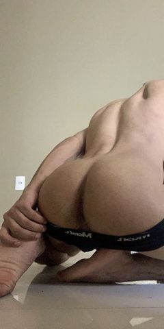 Olá me chamo Thiago, tenho 19 anos corpo e rosto natural.

Sou um acompanhante altamente educado e discreto.

Curto um conjunto completo, envolvendo química,toques e beijos. Tudo depende da sua Higiene.

No sexo curto ser mais passivo, posso fazer te proporcionar desde algo mais
romântico com muitos beijos e toques, até
uma experiência mais selvagem, dois lados.
Tenho local mas posso ir até você com as despesas de locomoção pagas pelo cliente.


Peço que marquem com antecedência,e que sejam bem diretos.

Aguardo teu contato 🥰