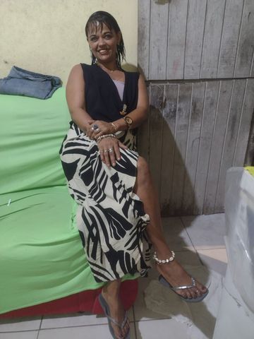 Olá, tudo bem? Tenho paixão pelo que faço e te provo que a experiência vale mais do que uma beleza passageira. Vem se aventurar comigo!