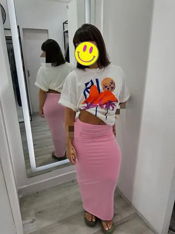Oi venham ter um momento de prazer comigo tenho a buceta carnuda grelo grandinho sou completa para lhe satisfazer me chama para marcamos sem decepção  vendo vídeos e fotos faço chamada de vídeo sou nova bem fogosa tenho peito pequeno bunda grande toda linda  sou uma excelente escolha 