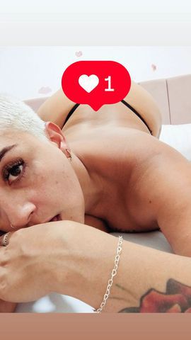 Você acaba de abrir a caixa de Pandora… e dentro dela existem segredos, desejos e sensações que você nunca sentiu antes.
Sou Pandora, acompanhante de alto nível, sofisticada, envolvente e apaixonada pela arte de seduzir. Minha presença é marcante, minha pele é convite, e minha voz… um sussurro entre o pecado e o paraíso.

Presença elegante e feminina
Conversa inteligente e conexão verdadeira
Atendo homens, casais e encontros seletos
Discreta, educada e extremamente profissional

✔️ Dominação suave (lady/powerful)
✔️ Submissão delicada (good girl)
✔️ Lingeries, salto alto, rendas e ligas
✔️ Massagem sensual com óleo quente
✔️ Olhos vendados, algemas, leve amarração
✔️ Jogo de provocações e controle do desejo
Tem outra fantasia? Conte-me… adoro criar momentos inesquecíveis.