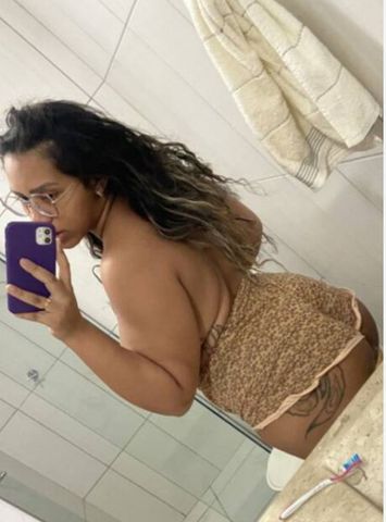 Linda simpática carinhosa pronta pra satisfazer seus desejos Antendo presencial e vídeo chamada 