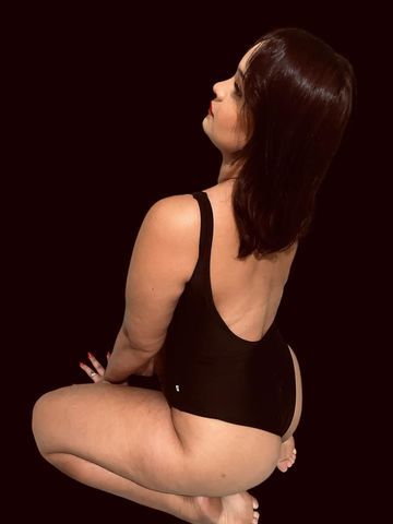 Olá amor, sou Mariel 20 aninhos, bem safada, anal liberado, oral sem camisinha se for limpinho, estou atendendo em motel hotel e residência do cliente e caminhão. 