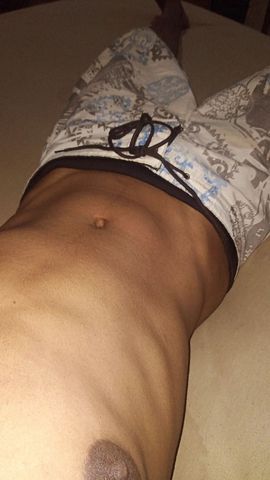 Olá sou um novinho preto dotado 22cm curto de tudo sou tranquilo, faço chamada,conteúdos chamaa ae pra mais informações 