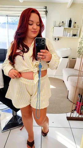 Mulher elegante, simpática e de boa conversa, oferecendo um atendimento discreto e de qualidade para quem valoriza respeito e bom senso.
Antes de entrar em contato, leia atentamente:
• Não realizo anal. • Não entro em veículos de clientes. • Uber de ida e volta por conta do cliente. • Não insista em práticas ou condições já informadas.
Busco proporcionar momentos agradáveis em um ambiente de respeito mútuo, discrição e educação.( APENAS MOTEIS DA ZONA SUL )