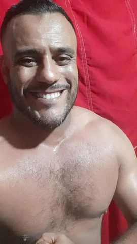 Massoterapeuta formado com muita experiência tiro suas tenções e alívio seu corpo
Moreno 190 89 kl educado discreta e sigiloso 
Amo dar prazer e satisfazer por completo.
ZAP 85920020542