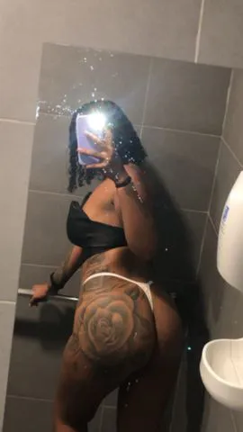 Morena , 1.68 de altura, tatuada, popó G e mega pronta pra realizar todos os seus fetiches...