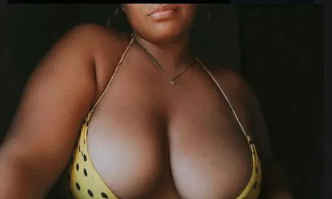 Gordinha gostosaaaaa , só atendo no meu local. As fotos são essas reais . N mando nude não perca tempo se voce gosta de uma mulher GG  Asim, acabou de encontrar, venha tô disponível. Apertadinha, adoro um sexo gostoso. Se e curioso nos poupe . Seja objetivos. Só atendo no meu local. 