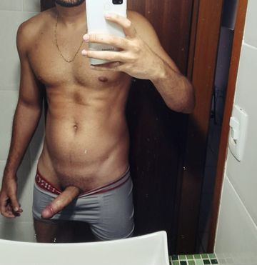 Olá me chamo Felipe Santos tenho um metro e setenta e cinco de altura, kg sessenta e sete, Dote dezoito cm de pura gostosura.

Tenho o corpo atlético, sou carinhoso, fofo, confiante, extrovertido e comunicativo, além de bem safado. Assunto e diversão não vão faltar.

A escolha ideal tanto para algo momentâneo quanto a longo prazo.
Jantares, eventos, viagens, festinhas, pernoites.

(Caso seja sua primeira experiência) Não se preocupe, valorizo sempre boas trocas e garanto que será uma incrível experiência!

Seja qual for seu pedido, podemos entrar em um consenso.
Se você deseja uma experiência muito além do sexo, eu sou a escolha perfeita pra você.