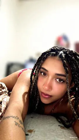 Seja bem-vindo! Sou a Melissa. Uma companhia muito carinhosa e atenciosa. Trabalho exclusivamente com saídas. Atendo em domicílio, hotel ou motel. Estou disponível das 12:00 às 23:00. Entre em contato e agende o seu momento!