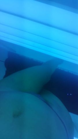 Vendo vídeos e fotos exclusivas, também tenho pacotes 