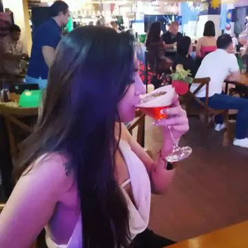 Oral molhadinho cheia de tesao