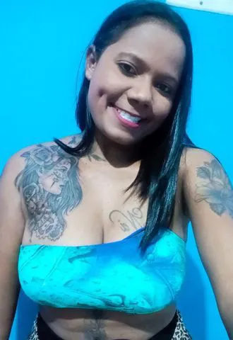 mulheres Planaltina - GO morena 31 anos Espero o cliente natural... não uso maquiagem...😉 Olhe bem meu perfil as fotos do local.. minhas fotos... antes de mim chamar pra marcar o horário... Fotos só essas do anúncio mesmo... Atendo todos os dias apartir das 8 da manhã.. Atendimento presencial ( ou ) chamada de vídeo... Sou Morena, charmosa, elegante, Simpática, sou educada , cheirosa, extrovertida, discreta ,carinhosa,  sem frescura, deixo mim chupar, faço 69, tenho hum oral sem regular tempo, ...caso queira finalizar na minha boca combinamos o adicional!  Atendo sozinha, local tranquilo, simplisinho mais organizado, discreto com garagem!  Tem banheiro forneço toalhas limpinha e sabonete... Tenho Huma amiga caso queira atendimento com 2 garotas.. ela e loira.. bonita.. sem frescura.. não mando foto dela 400$  1 hora caso queira agendar só mim chame no watts pra marcar..✅ Se esse for o perfil q vc procura mim chame pra agendar hum horário 💙...aguardo vc ...será hum prazer em atender.