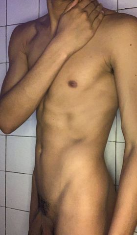 Rapaz tranquilo, cheiroso, educado e atendimento sem pressa. Deixo meu cliente à vontade, faço acompanhante e outros serviços extras, basta entrar em contato!