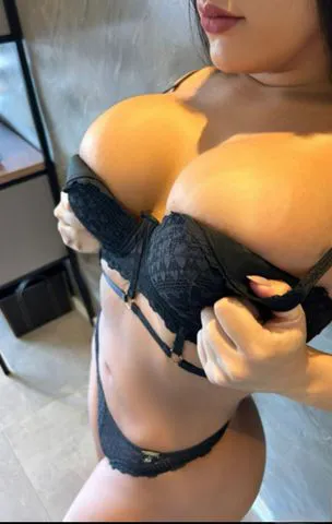 Insaciável no sexo, minha academia é sentar em uma rola 😋 388586