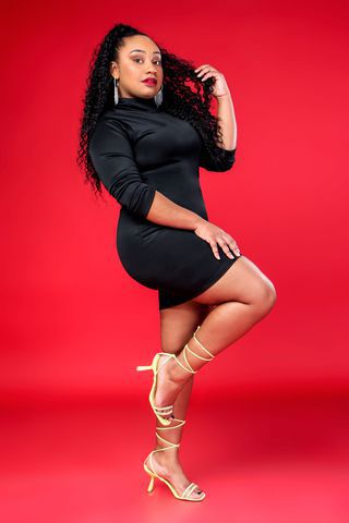 Muito mais que companhia, uma experiência inesquecível.
Sou uma mulher elegante, discreta e envolvente, pronta para transformar seus desejos em realidade.
Atendo homens seletos que sabem o valor de um encontro de qualidade, onde o prazer, o respeito e a química caminham lado a lado.
Momentos únicos, intensos e totalmente personalizados — como você merece.
Se você é casado e busca algo fora da rotina.
Se gosta de ser dominado e fazer inversão. 
Estão no lugar correto.