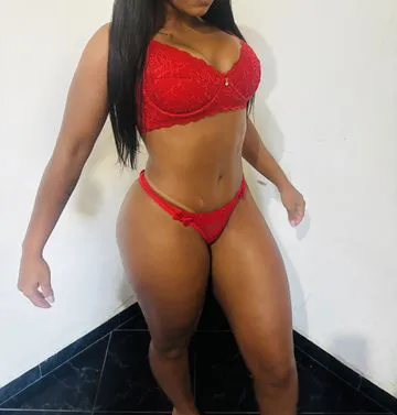Olá meu sou uma morena muito delicada linda de rosto e corpo com um sorriso encantador tenho um bumbum grande e sempre mantenho marquinhas