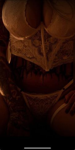 Olá meus amores primeira vez na cidade! 
Sou loira cheirosa educada! Curta temporada 