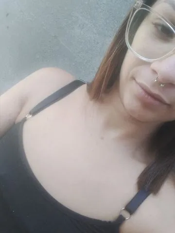 Olá mim chamou Stella linda, apertadinha, cheirosa e super ativa na cama.
Atendimento caprichado, estilo namoradinha, com carícias e contato, nada mecânico.. adoro deixar o clima rolar.. Venha me conhecer.. não irá se arrepender! cheia de tesão pra aproveitar bastante momentos de prazer intenso e único! Faço tudo sem nenhuma frescura ou restrição de tamanho.
Com uma sentada gostosa e o oral babadinho aveludado da boquinha macia bem profundo e adoro leitinho 😝
Anal bem atoladinho e a bct apertadinha
Gosto que me foda bem lentinho enquanto eu me masturbo gostoso até gozar pra vc
Podendo gozar aonde você quiser, totalmente liberal sem frescura!
Atendo em motéis ou hotéis...
Vamos gozar gostoso juntinhos, adoro preliminares e que me foda bem gostoso