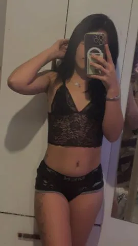 Rapidinha 150.

Não atendo clientes sem preservativo nem no oral,atendo somente no motel mais próximo bem reservada muito sigilosa estilo namoradinha ❤️👿