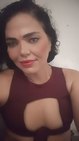 Nada sem preservativo e faço estripar pelo vídeo chamada 