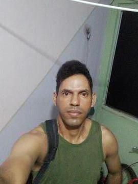 Olá estou disponível para homens gays  e casais mulheres .você gay afim de mama venha mama valor. $100 . Realizo feitiche de sua esposa venha conferir. Chama no meu zap 85 98158-8465 aguardo. Seu contato. Atendo em motel 