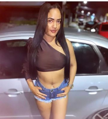 Olá meus amores, sou bem gostosinha, bahianinha apertada e quente. 