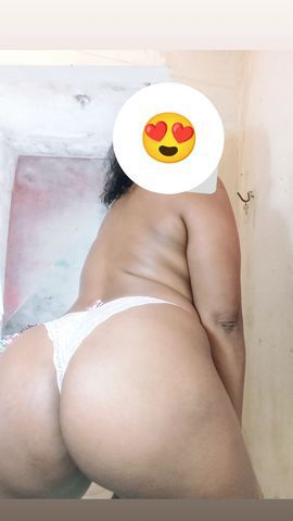 Sou nova no site 
Morena rabuda 
Faço fetiches 
E amo leite 