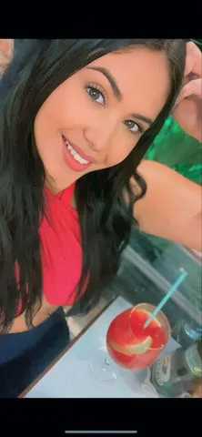 Meu objetivo é proporcionar momentos intensos de prazer e total satisfação.
Com um atendimento diferenciado, sem frescuras e com muito carinho, tenho certeza de que você vai se surpreender.
Permita-se sair da rotina. O que te espera aqui é inesquecível, mas só quem se atreve descobre.
Se você procura mais do que um simples encontro, eu te ofereço uma experiência que vai além do esperado, onde cada segundo é feito para te surpreender!
Nada do que faço é mecânico.
O que você ver nas fotos é exatamente o que você encontrará pessoalmente.